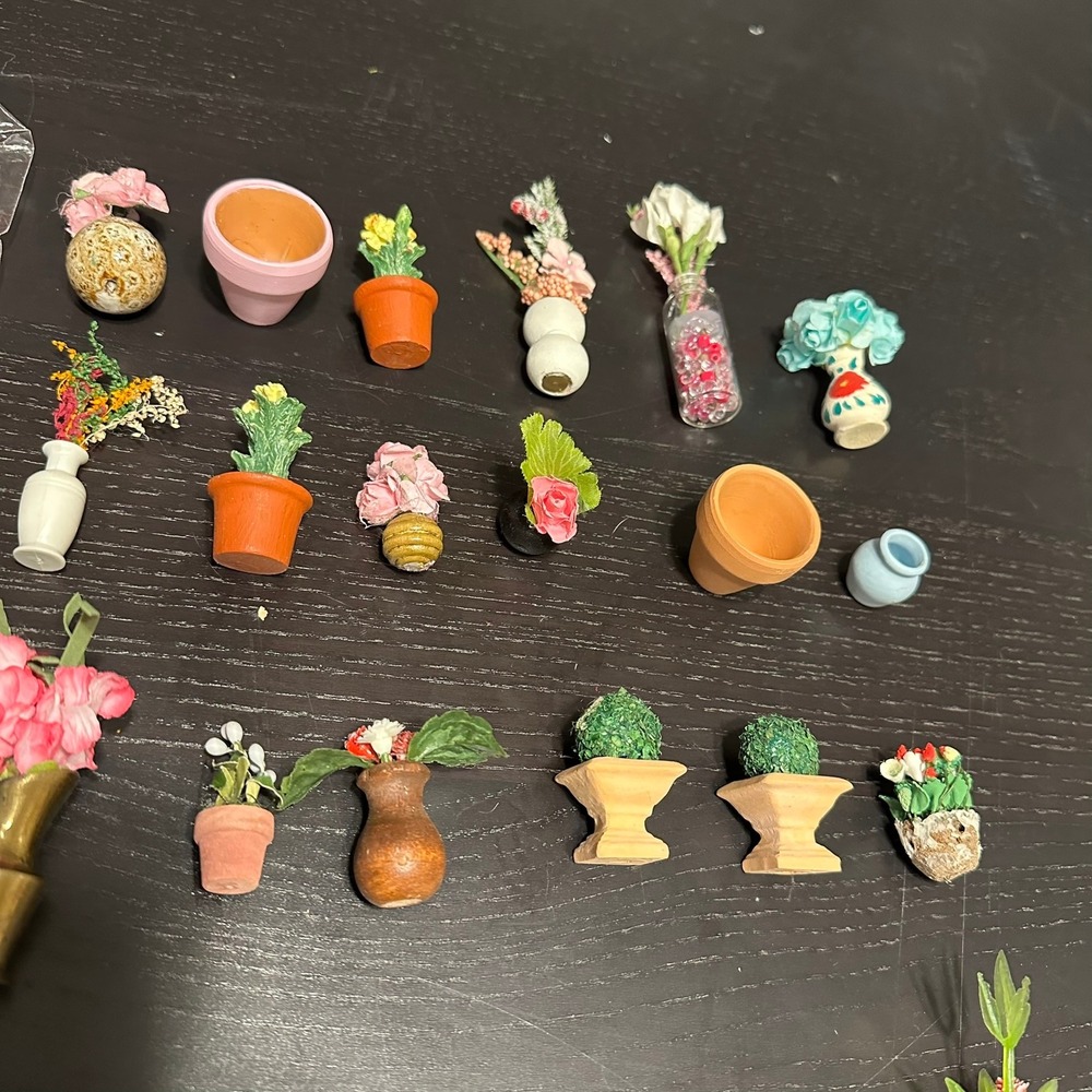 Vintage Miniature Dollhouse Flowers Plants Lot Potted Floral Vases 50 Pieces - Picture 4 of 10
